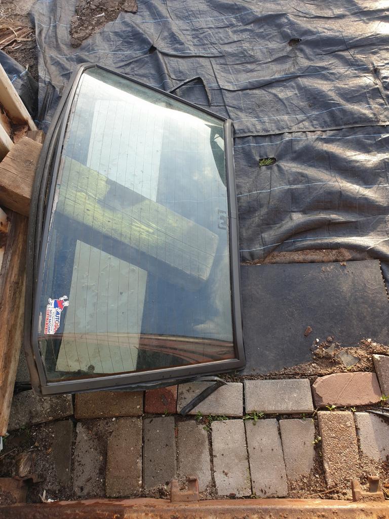 Achterruit mercedes 190 w201 serie Gebruikt, Auto-onderdelen, Ruiten en Toebehoren, Ophalen, Gebruikt, Universele onderdelen
