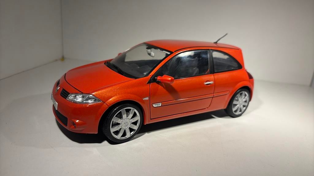 Renault megane sport Bburago 1.18, Ophalen of Verzenden, Bburago, A, A