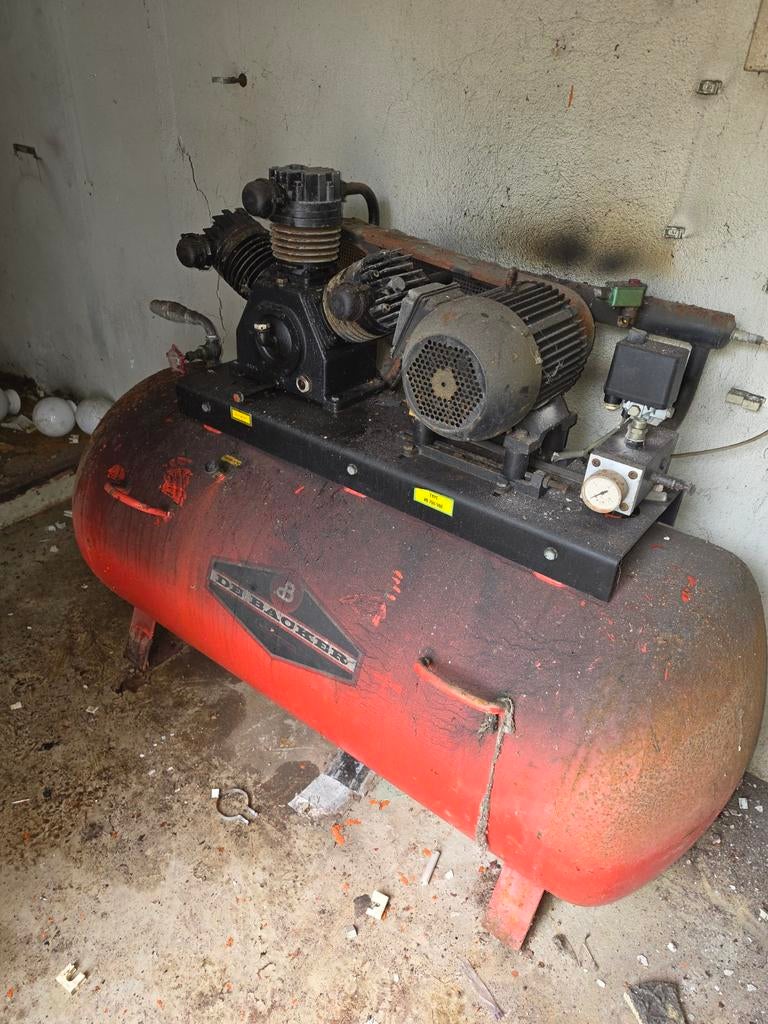 De Backer Luchtcompressor VB 750/500 - Krachtstroom, Ophalen, Gebruikt, 800 liter/min of meer, 10 bar of meer