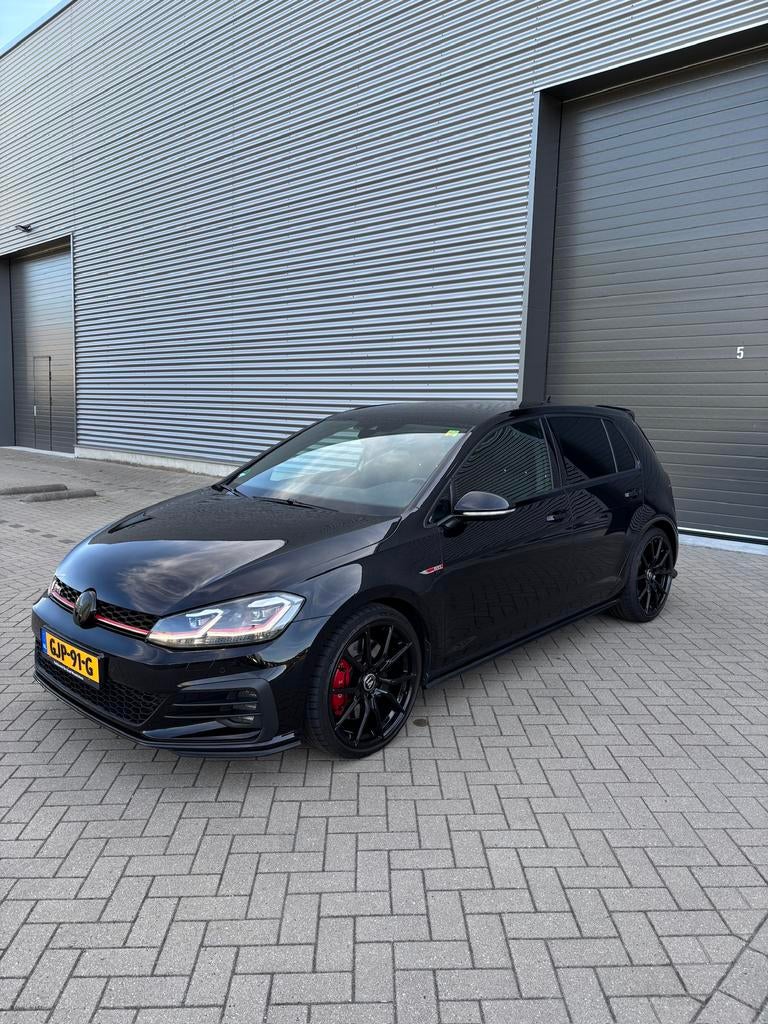 Volkswagen Golf 2.0 TSI GTI Performance, USB, 4 cilinders, 1984 cc, 1337 kg