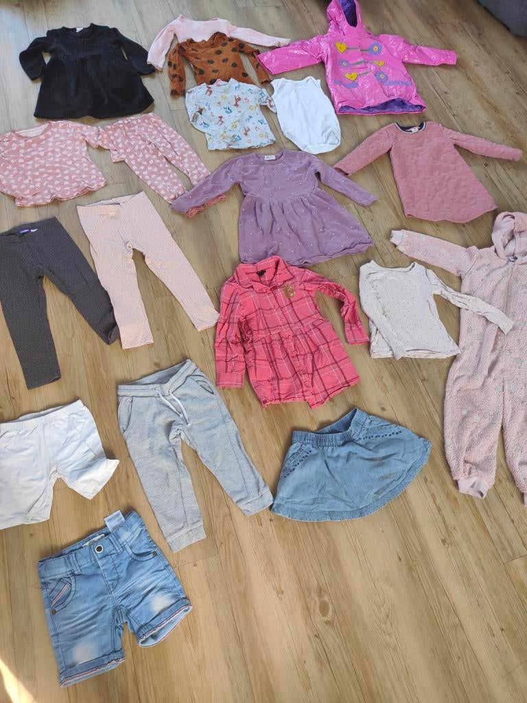 20-delig kledingpakket meisje maat 98/104 regenjas onesie, Kinderen en Baby's, Ophalen of Verzenden, Gebruikt, Meisje