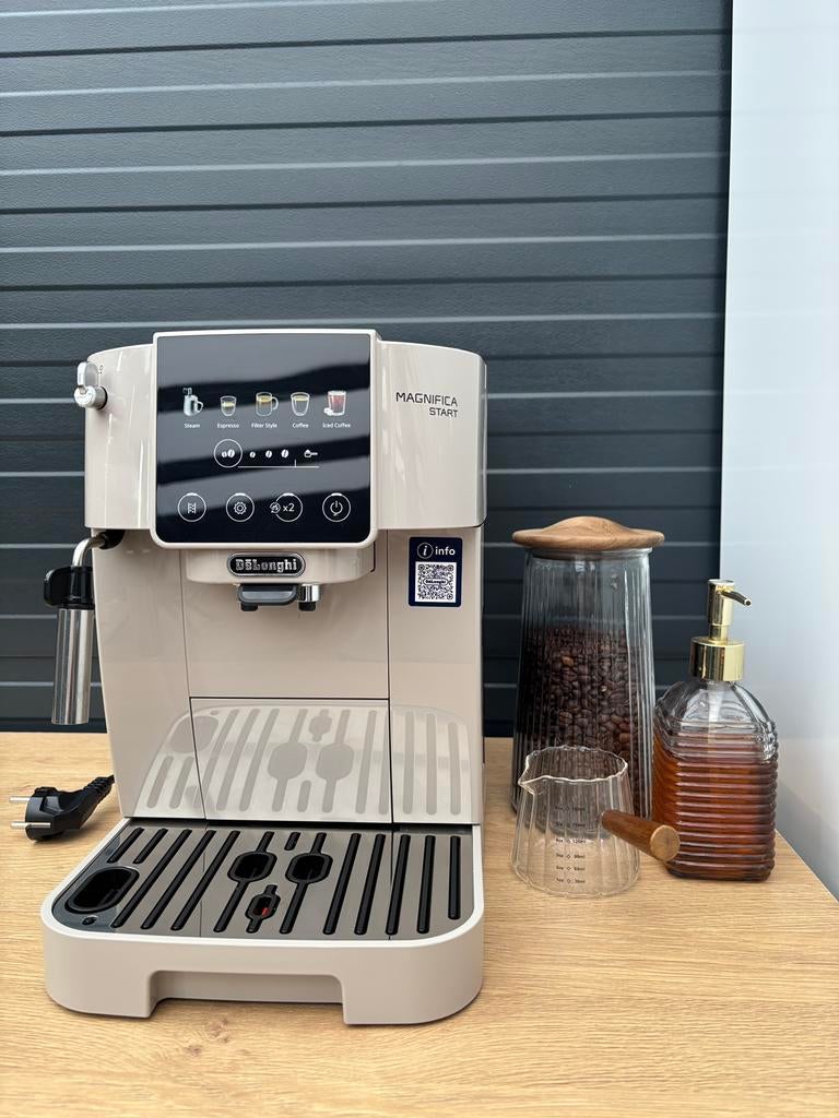Delonghi Magnifica Start, Witgoed en Apparatuur, Koffiezetapparaten, Stoompijpje, Ophalen of Verzenden, Gemalen koffie, Koffiemachine