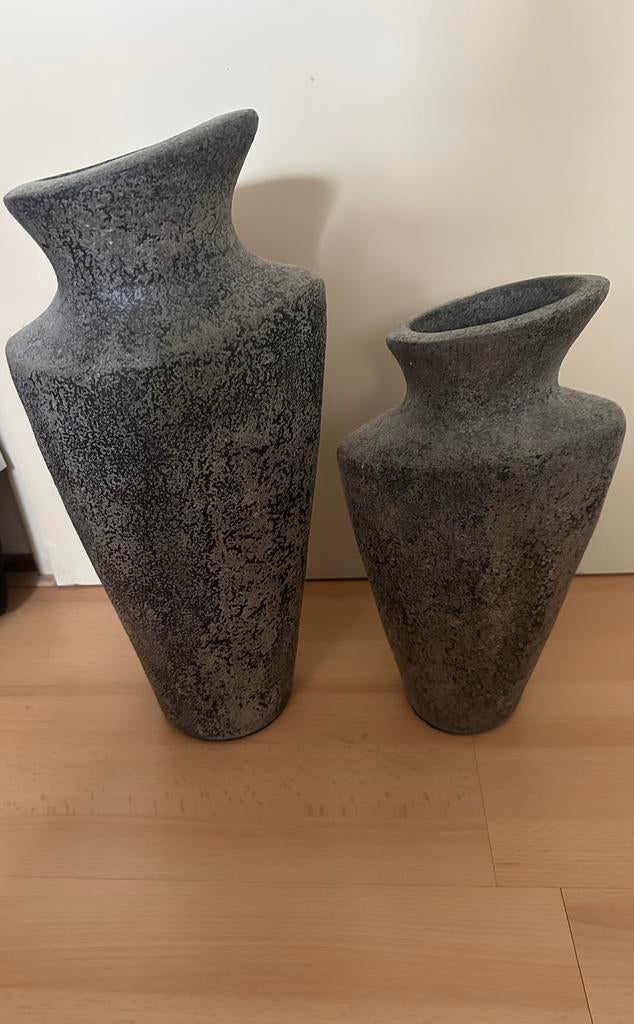 Antraciet grijze vazen set, Ophalen