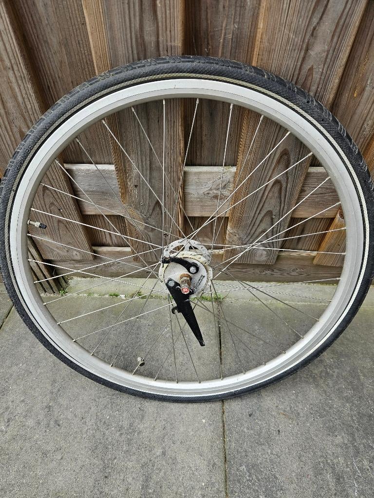 Voorwiel 28 inch met trommelrem, Fietsen en Brommers, Fietsonderdelen, Ophalen of Verzenden