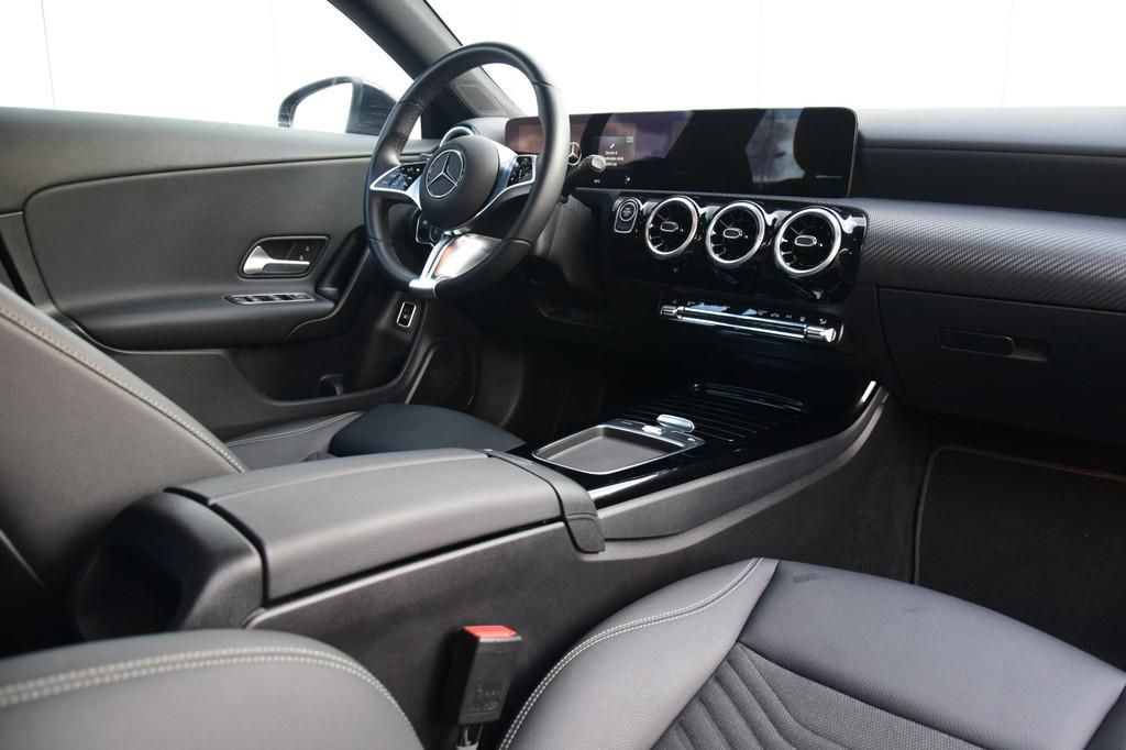 Mercedes-Benz CLA-Klasse Shooting Brake 250 e Star Edition L, CLA, Gebruikt, 4 cilinders, 15 kWh