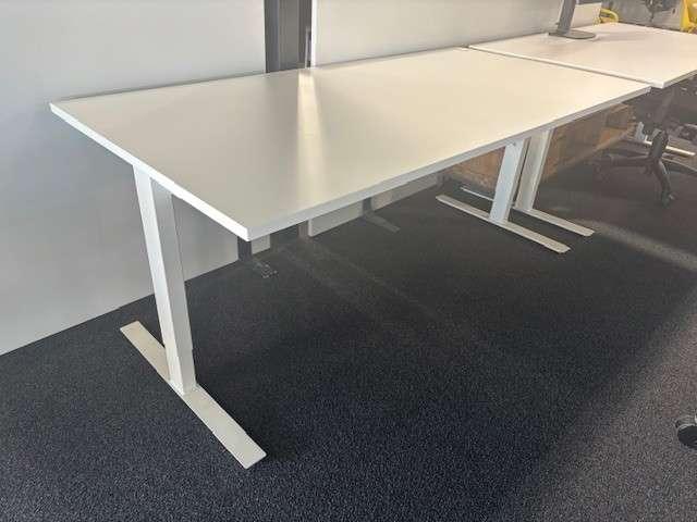 Bureaus / tafels Tendenz 185x90cm wit, in hoogte instelbaar, Niet ingevuld, Gebruikt, Niet ingevuld, Ophalen of Verzenden