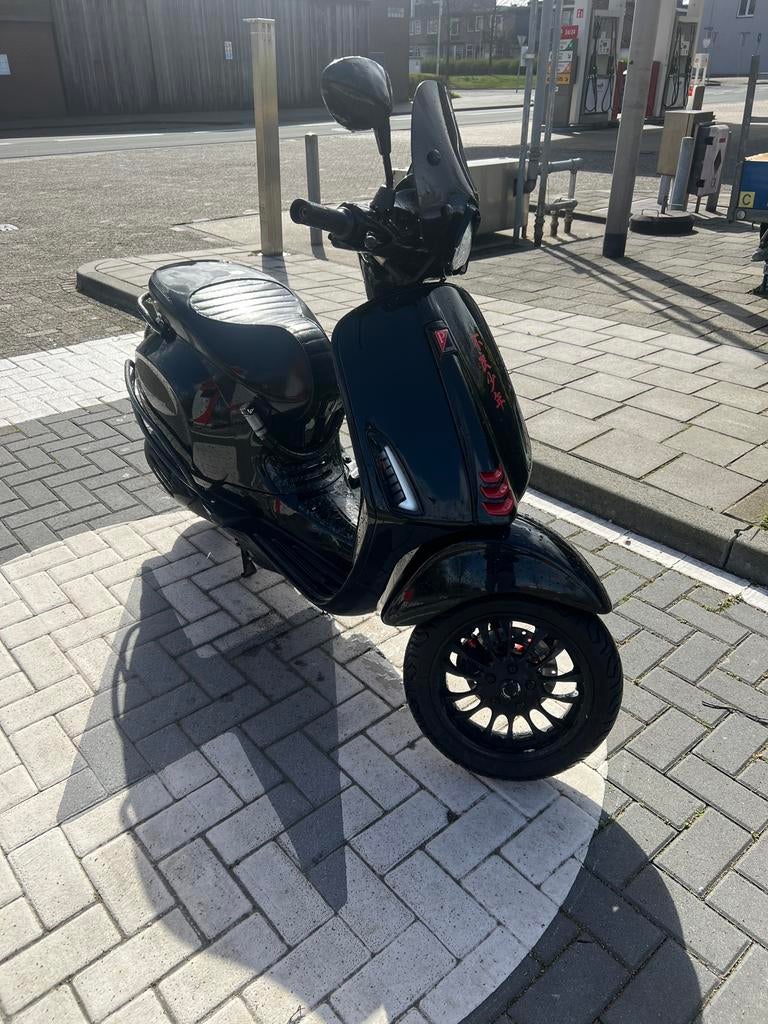 vespa sprint, Fietsen en Brommers, Scooters | Vespa, Ophalen, Zo goed als nieuw, Benzine