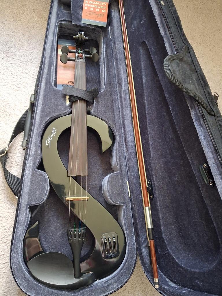 Mooie elektrische viool van Stagg, Muziek en Instrumenten, Strijkinstrumenten | Violen en Altviolen, Ophalen, Zo goed als nieuw