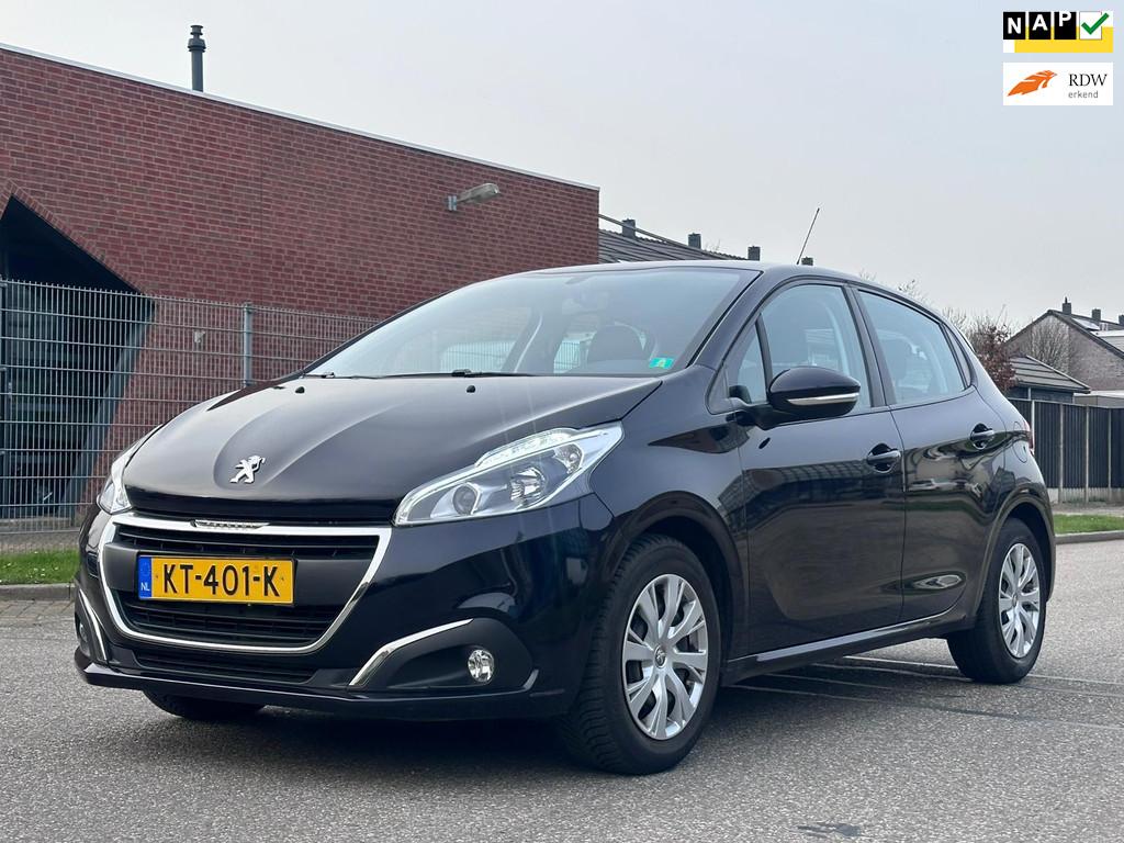 Peugeot 208 1.2 PureTech Blue Lion 5DR*Navigatie*Cruise*NAP*, Auto's, Voorwielaandrijving, Gebruikt, 1199 cc, Origineel Nederlands