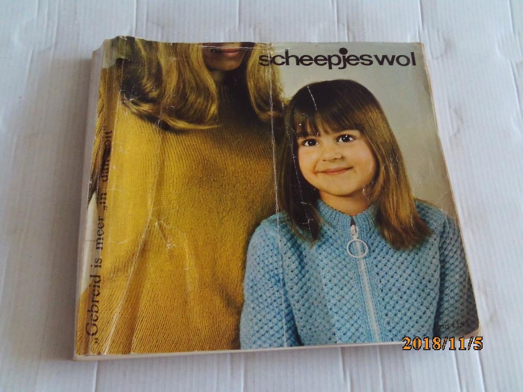 scheepjeswol - gebreid is meer "in" dan ooit, Ophalen of Verzenden, Gebruikt, Breien, Patroon of Boek