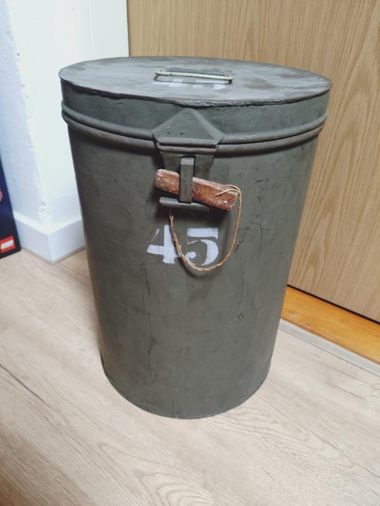 Blik voor berenmuts mobilisatie Grenadiers, Ophalen of Verzenden, Landmacht, Nederland, Helm of Baret