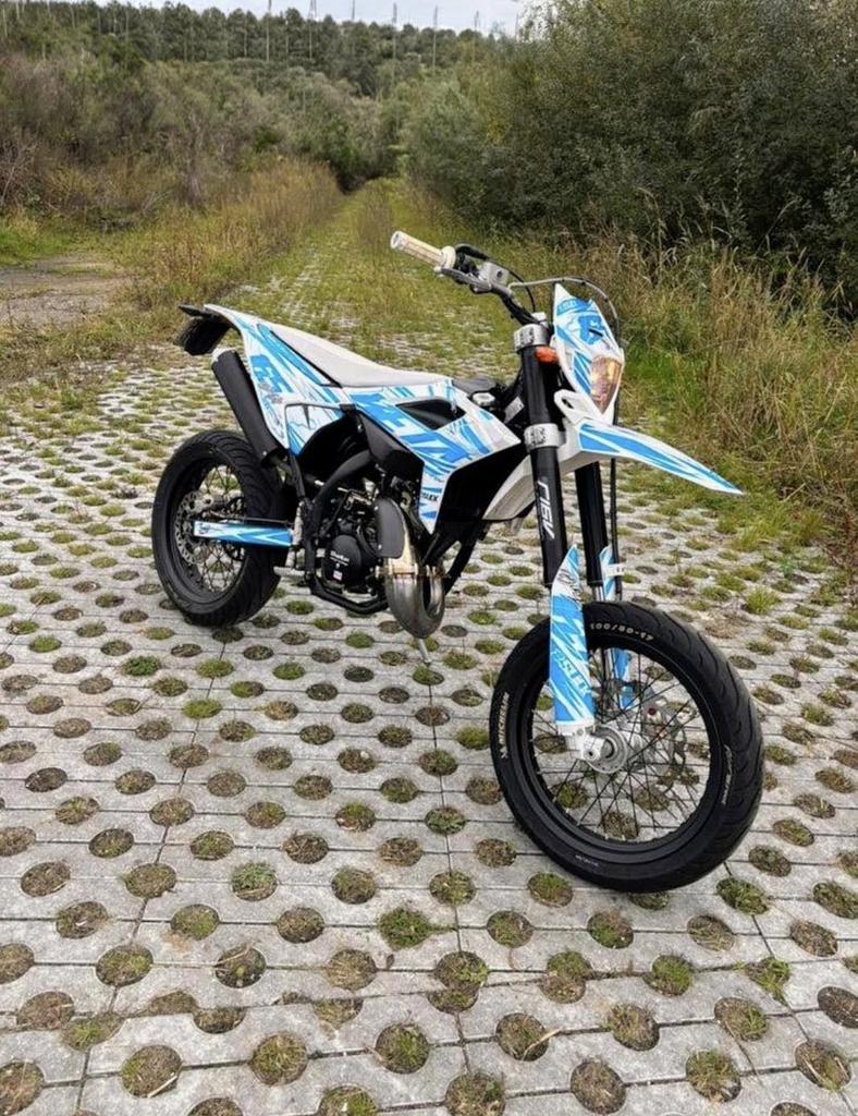 Beta rr 50 track, 6 versnellingen, 49 cc, Zo goed als nieuw, Ophalen