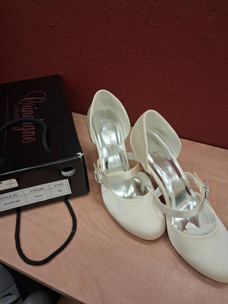 Bruidsschoenen ivoor maat 41 - Nieuw, Kleding | Dames, Schoenen, Ophalen of Verzenden, Nvt, Nvt, Nvt