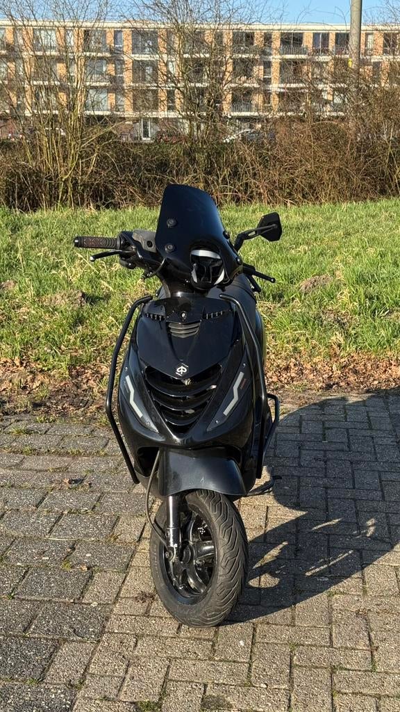 Piaggio Zip 4T 50cc Black, Ophalen, Gebruikt, Maximaal 45 km/u, Zip