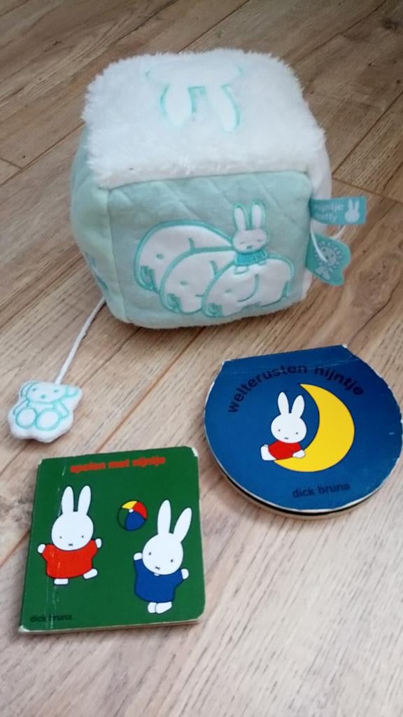 Nijntje muziekdoosje en 2 boekjes, Ophalen of Verzenden, Gebruikt, Overige typen