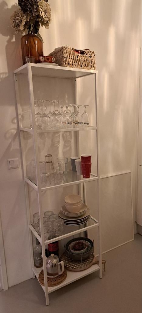 Vittsjö witte glazen kast IKEA, Ophalen, Zo goed als nieuw