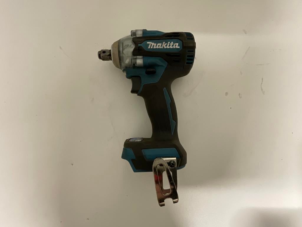 Makita DTW300 slagmoer, Ophalen of Verzenden, Zo goed als nieuw, Boor- en Schroefmachine