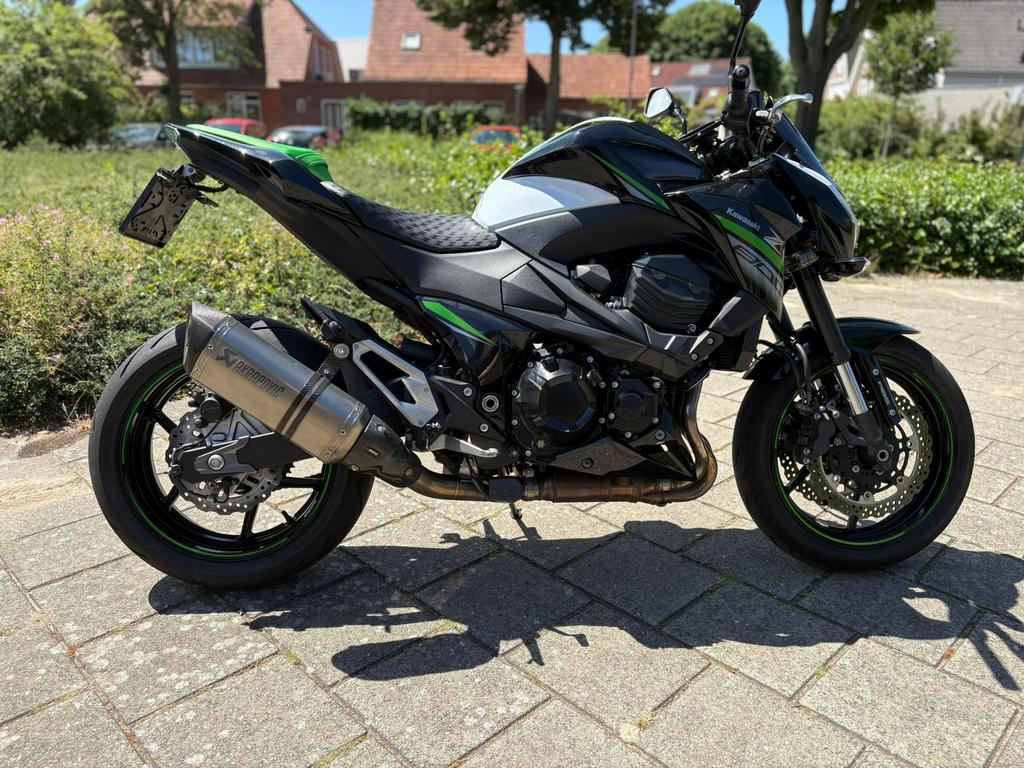 Kawasaki z800 ABS Akrapovic uitlaatsysteem