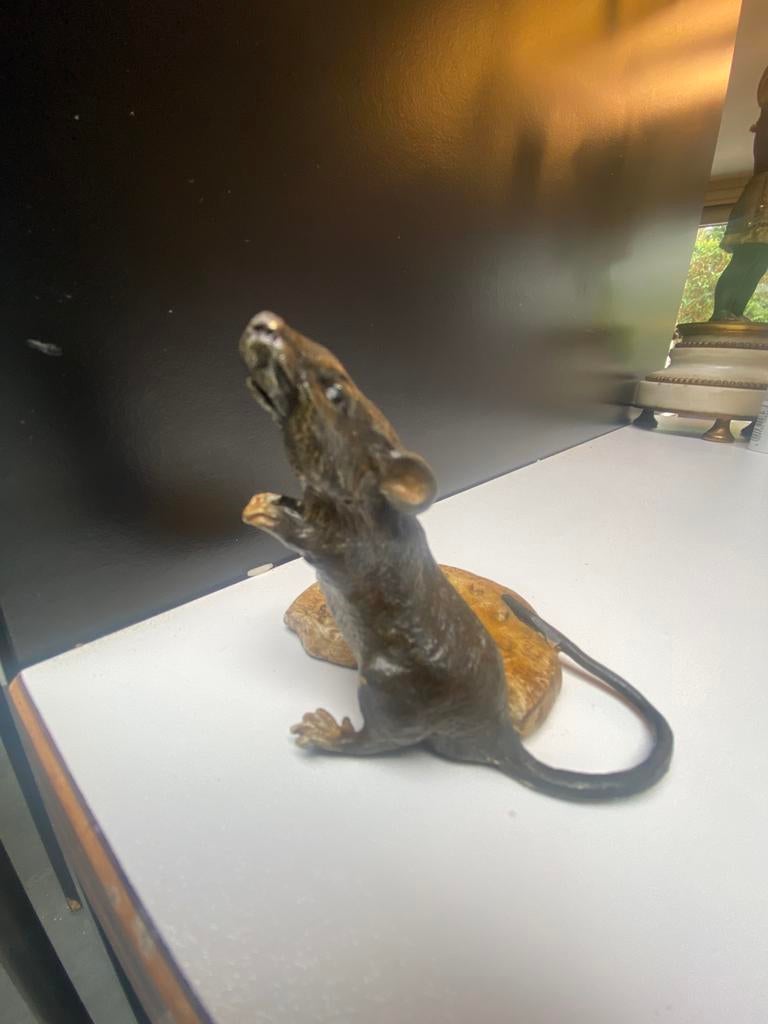 Antiek weens bronsje rat met koekje, Ophalen of Verzenden