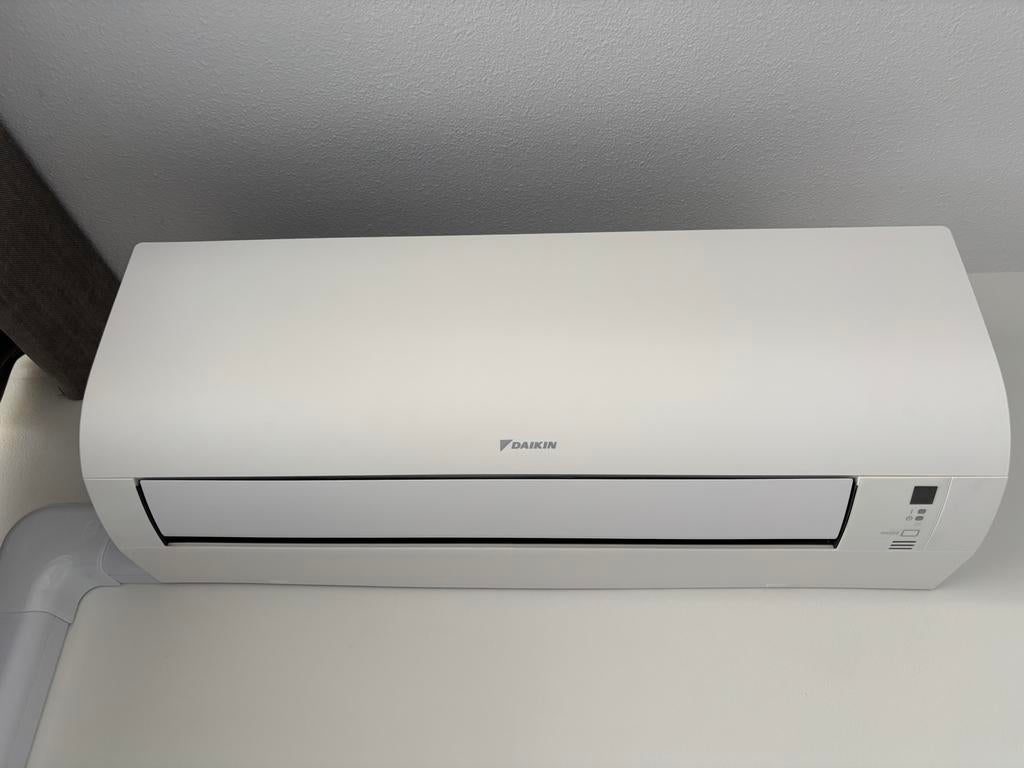 Daikin Comfora 2.0kw R32 single split airco NIEUWSTAAT, Ophalen, Koelen en Ontvochtigen, Minder dan 60 m³, Timer