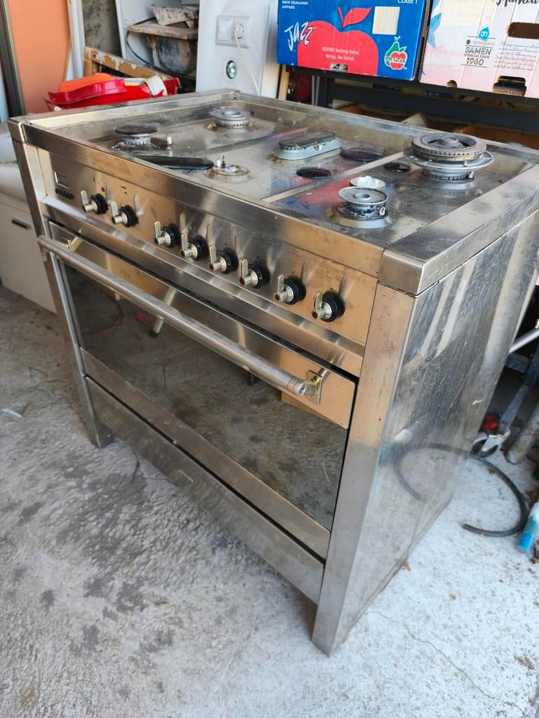 Smeg vrijstaand fornuis met oven, Witgoed en Apparatuur, Fornuizen, Ophalen, 60 cm of meer, Gas, Vrijstaand