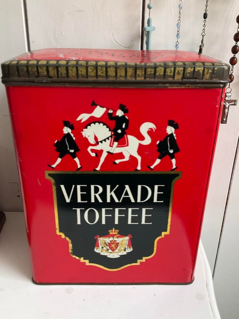 Vintage Verkade Toffee Blik - Rood met Historische Afbeeldin, Verzamelen, Ophalen, Gebruikt, Overige, Verkade
