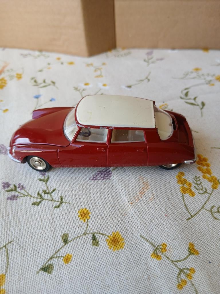 Citroën DS 19.  Atlas dinky, opknapper, Ophalen of Verzenden, Gebruikt, Auto, Dinky Toys
