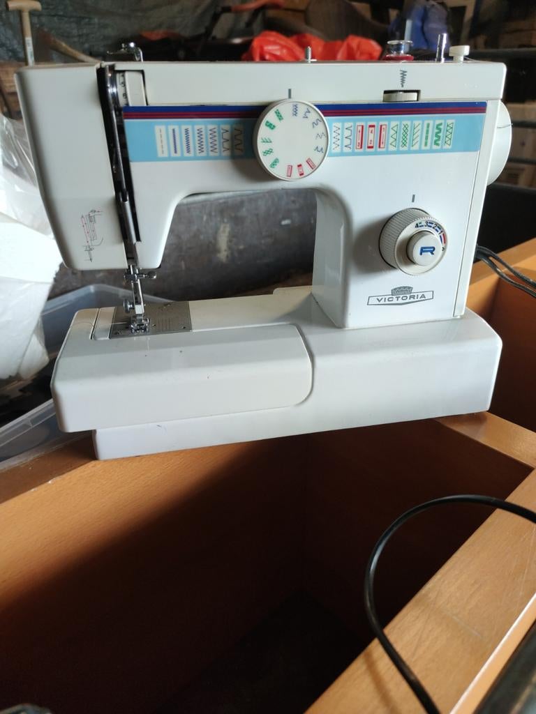 Victoria Naaimachine - Goed Werkende Staat, Ophalen of Verzenden