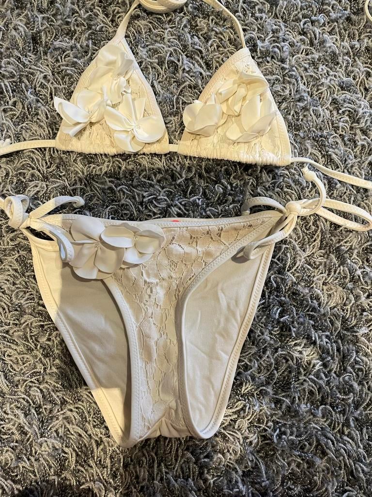 Miss grant Bikini met kantjes en bloemetjes 8 jaar, Bikiniset, Meisje, Zo goed als nieuw, Ophalen of Verzenden