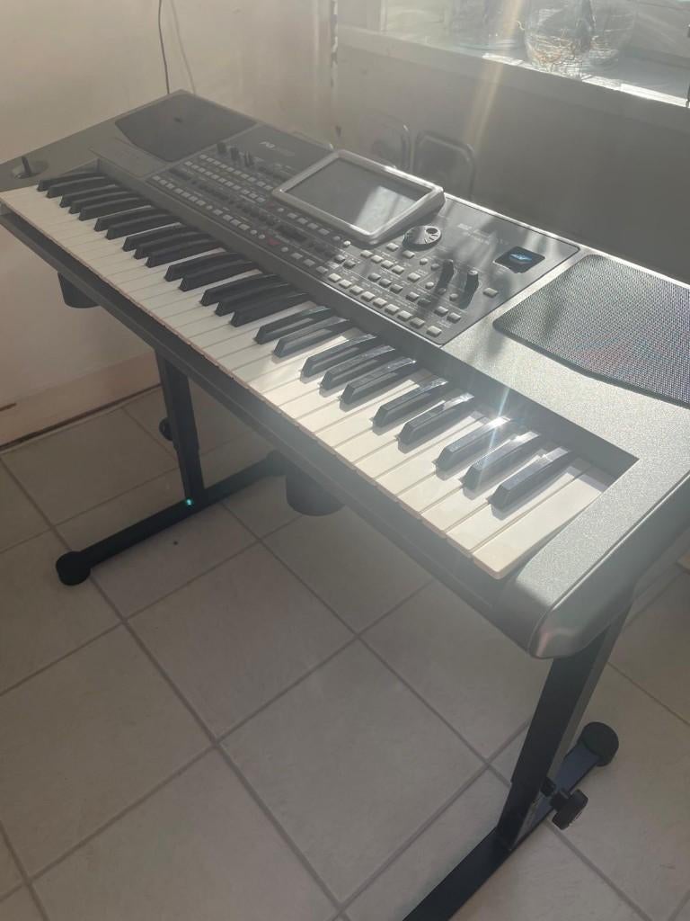Korg PA800 compleet met standaard, hoes en stofhoes, Ophalen, Korg, Met standaard, 61 toetsen