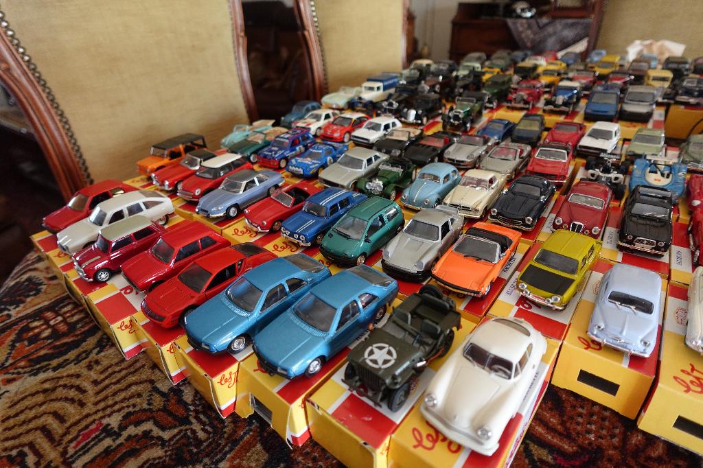 GROTE VERZAMELING MODEL WAGENS SOLDO 1;43 IN DOOSJES 1OOX, Ophalen of Verzenden, Zo goed als nieuw, Auto, Solido