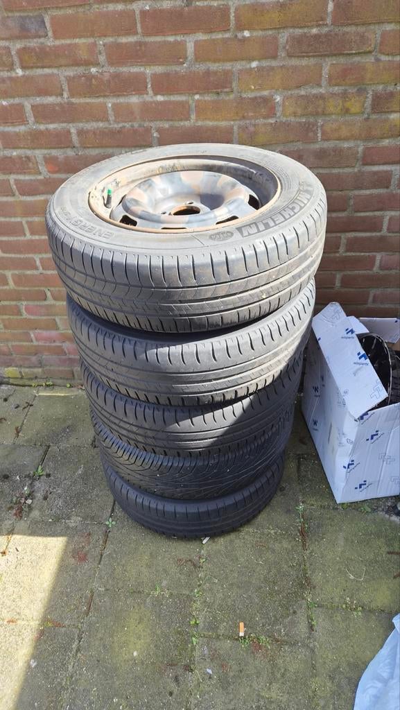 5  stalen velgen met banden, Auto-onderdelen, Banden en Velgen, Ophalen of Verzenden, 15 inch, Zomerbanden