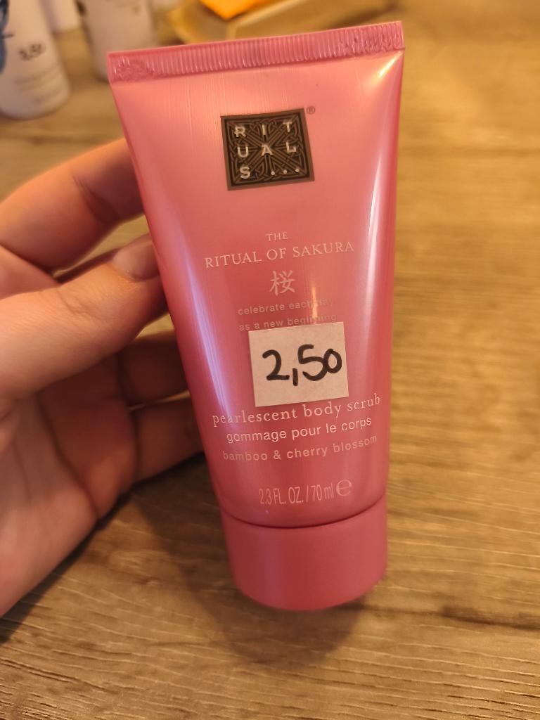 Ritual of Sakura body scrub mini nieuw, Ophalen, Nieuw, Bodylotion, Crème of Olie