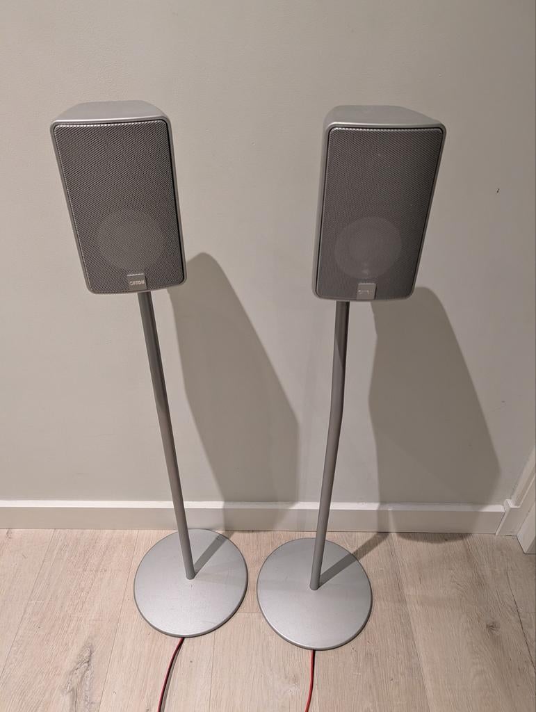 Canton Plus X.3 speakers met vloerstandaard, Zo goed als nieuw, 60 tot 120 watt, Front, Rear of Stereo speakers, Ophalen