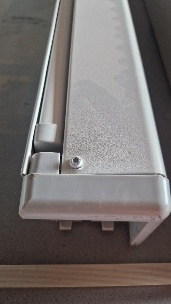 Beamerscherm projectiescherm merk Projectra en Elpro ( 136 ), Ophalen, Elektrisch, Zo goed als nieuw, Nb