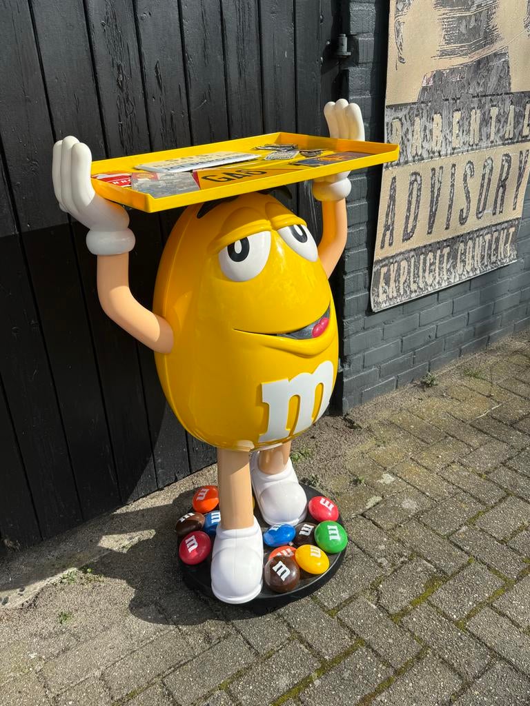 Grote M&M's display figuur met dienblad - Geel, Ophalen, Reclamebord, Gebruikt, .