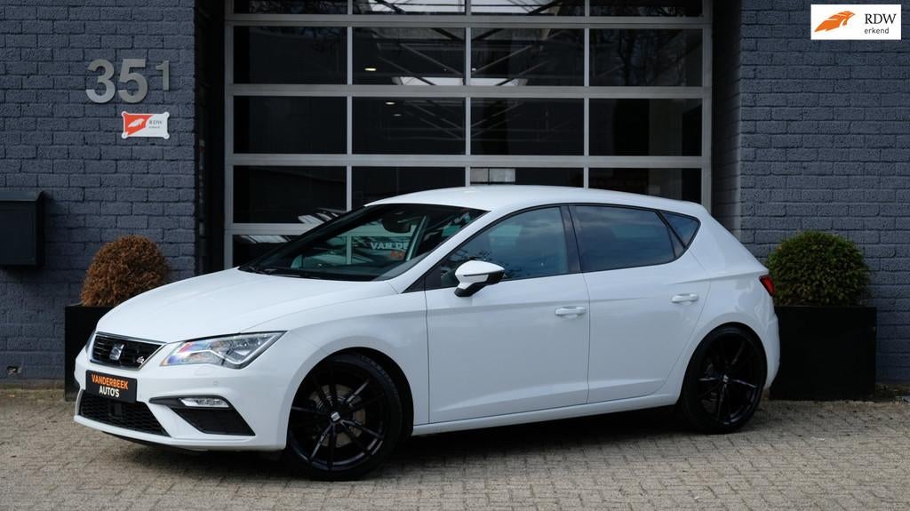 Seat Leon 2.0 TSI FR 190PK ACC|CARPLAY|VIRTUAL|LED, Gebruikt, Zwart, 1984 cc, Leon