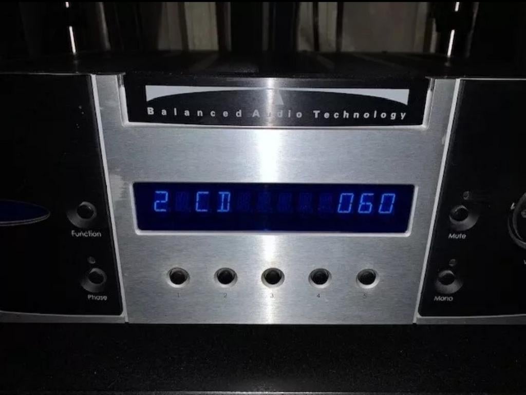 BAT Balanced Audio Technology VK31SE Voorversterker, Overige merken, Gebruikt, Ophalen of Verzenden, 120 watt of meer