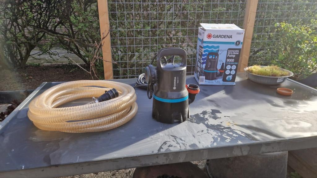 Gardena Vuilwater Dompelpomp 9000 met slang, Tuin en Terras, Waterpompen, Dompelpomp, Ophalen