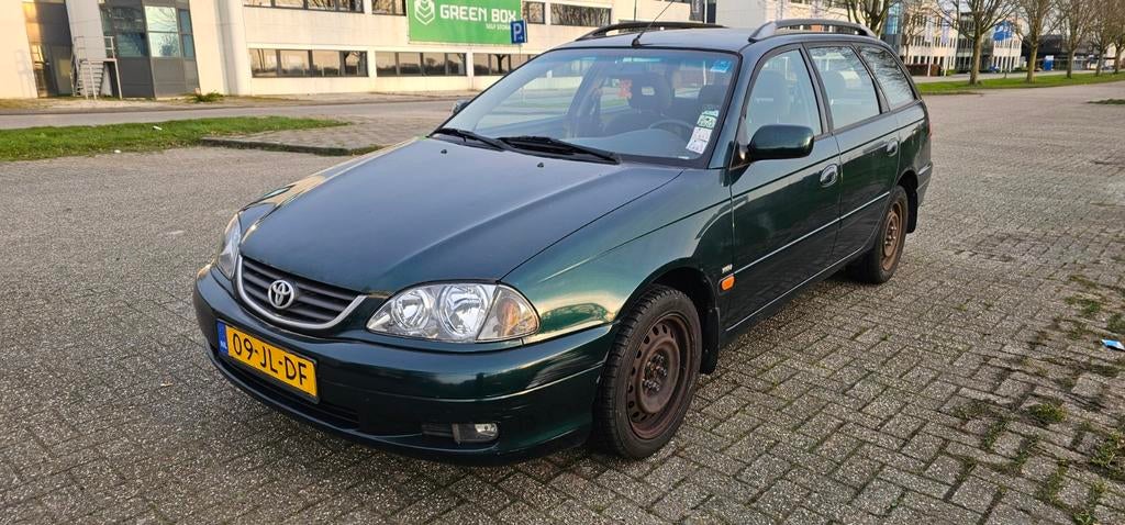 Toyota Avensis 1.6 Linea Terra E WGN 2002 Groen, Auto's, Voorwielaandrijving, Stof, Avensis, Zwart