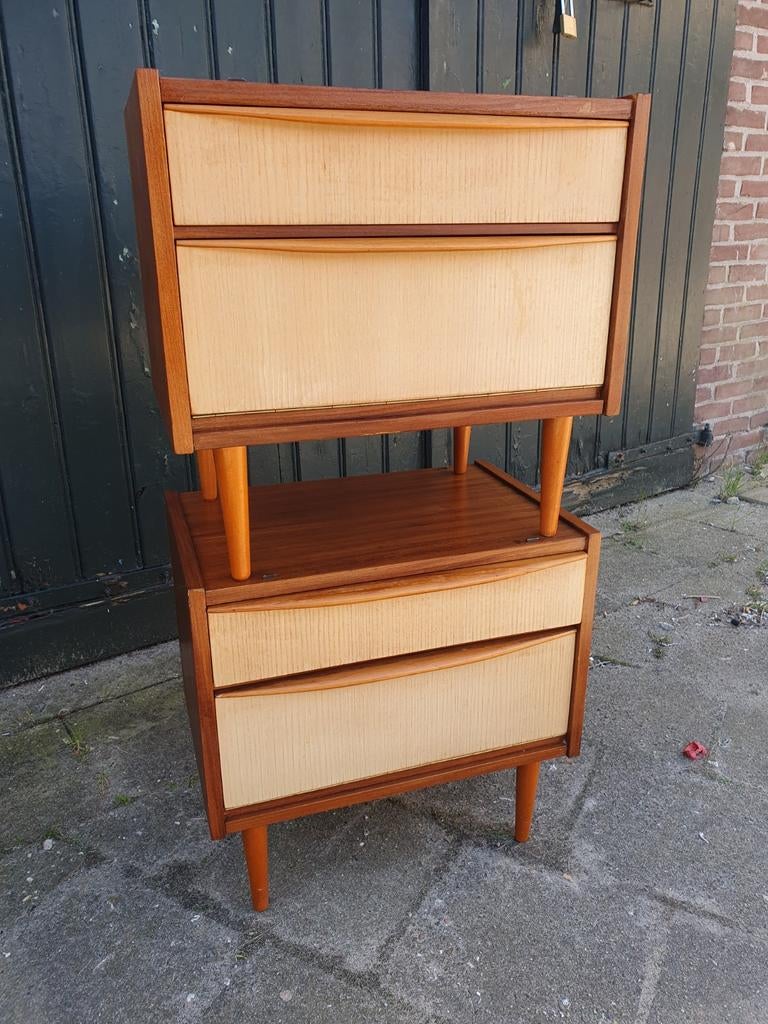 Twee vintage nachtkastjes., Huis en Inrichting, Slaapkamer | Nachtkastjes, Ophalen, Overige materialen, Minder dan 45 cm, Zo goed als nieuw