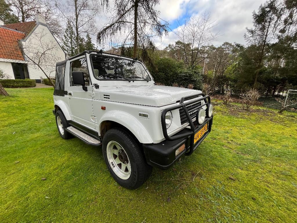 Suzuki Samurai Rhino 4WD 1991, Auto's, Bestelauto's, 447 kg, 64 pk, 4 cilinders, Wit
