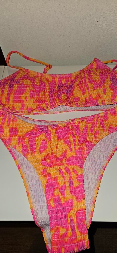 gekleurde bikini maat M voor maar € 2,50 NIEUW, Ophalen of Verzenden, Nieuw, Overige kleuren, Bikini