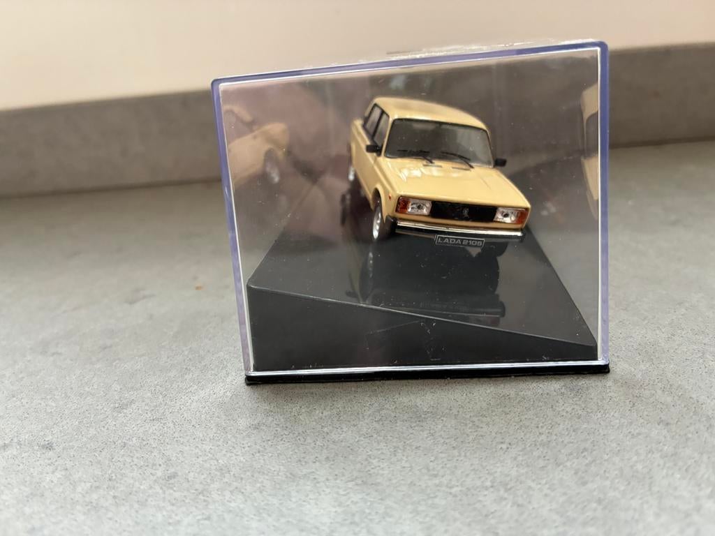 Lada 2105 creme 1981, Ophalen of Verzenden, Zo goed als nieuw, Auto, Overige merken