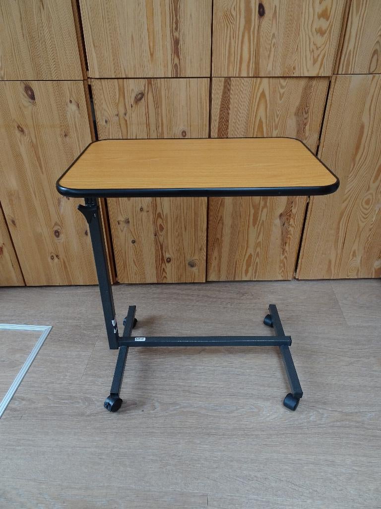 Verstelbare bedtafel / tafeltje op wielen met rem, Diversen, Ophalen, Gebruikt