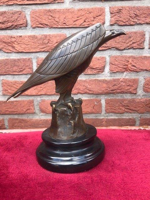bronzen beeld van een spiedende adelaar, Ophalen of Verzenden, Art deco, Brons, Beeld