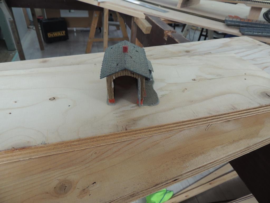 huisje ho, Hobby en Vrije tijd, Modeltreinen | H0, Overige merken, Gelijkstroom of Wisselstroom, Brug, Tunnel of Gebouw, Ophalen of Verzenden