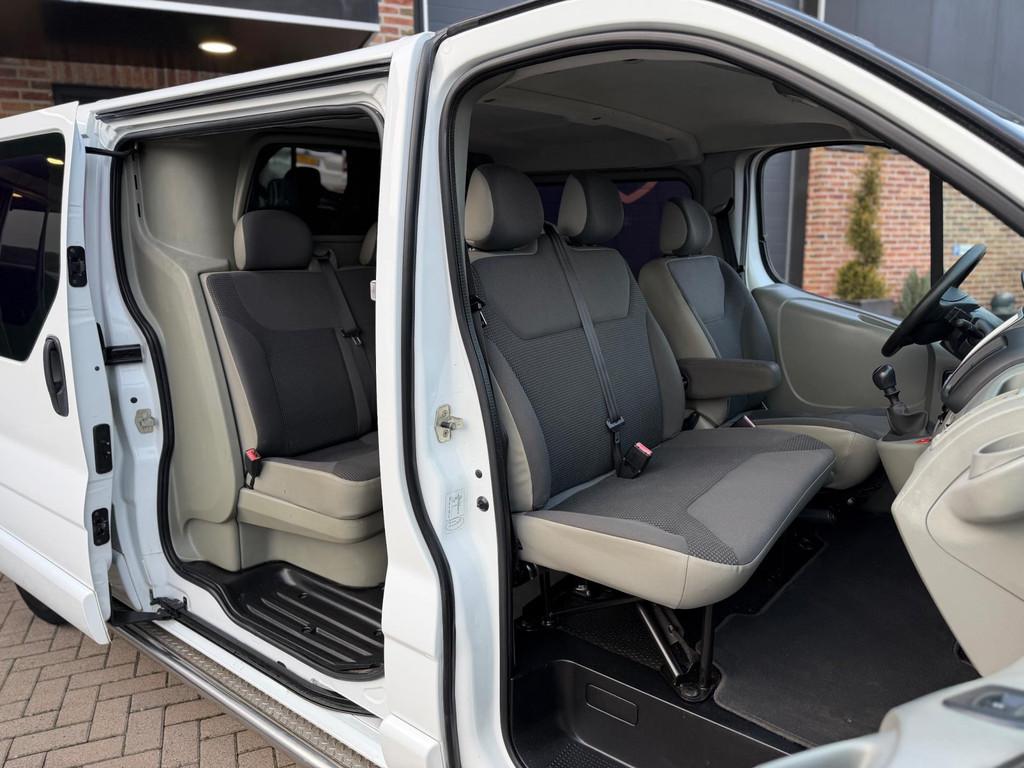 Opel Vivaro 2.5 CDTI 146PK L2H1 DC Dubbele Cabine 6PRSN Airc, Auto's, Bestelauto's, Voorwielaandrijving, Stof, Zwart, Bedrijf