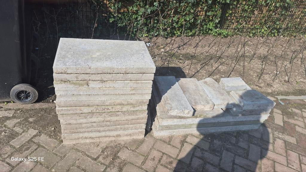 Gratis stenen op te halen, Tuin en Terras, Tegels en Klinkers, Ophalen, Gebruikt, Beton, Klinkers