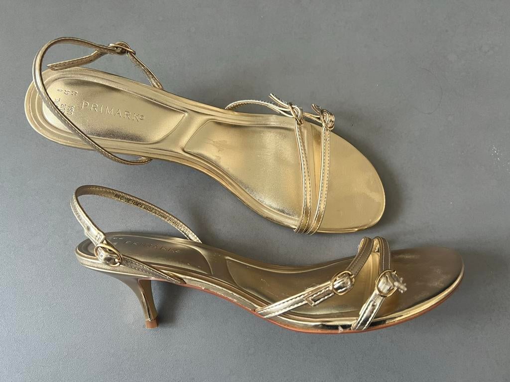 Primark sandaaltje met hak maat 41 goud hakken, Overige kleuren, Zo goed als nieuw, Sandalen of Muiltjes, Ophalen of Verzenden